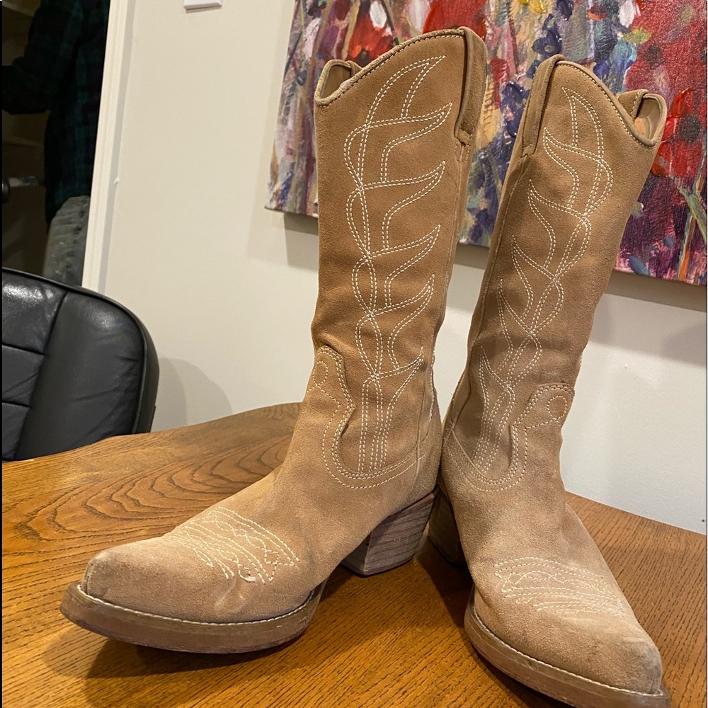 Rocket Dog suede boots